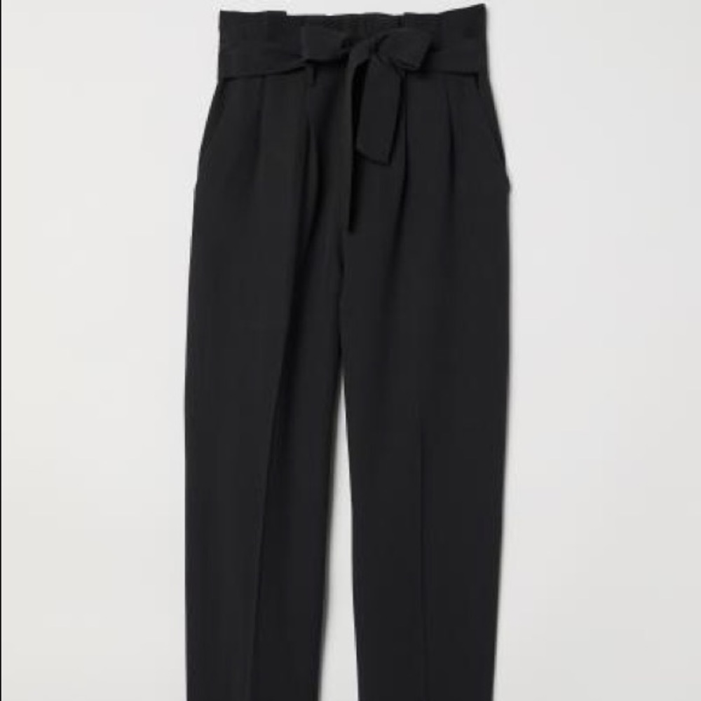NWT H&M Paper-bag pants in Black